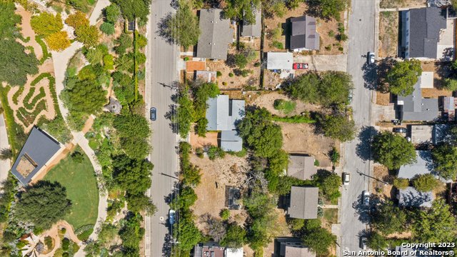 Listing photo id 7 for 316 Pinckney St