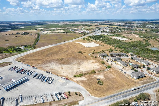 Image 14 of 29 For +-- 18 Acres Highway 181 Behind Stripes