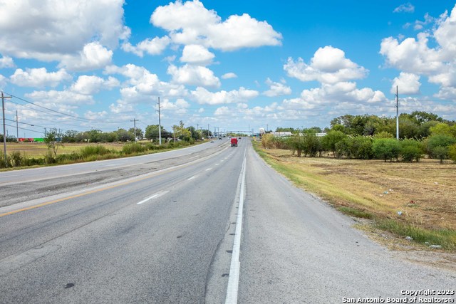 Image 28 of 29 For +-- 18 Acres Highway 181 Behind Stripes