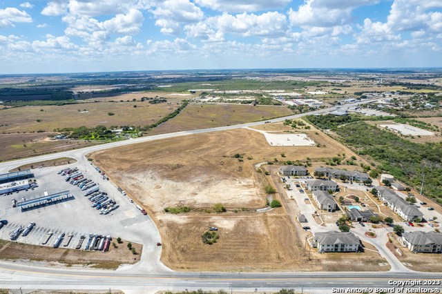 Image 7 of 29 For +-- 18 Acres Highway 181 Behind Stripes