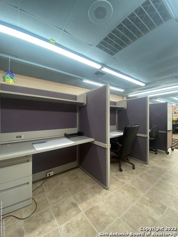 Listing photo id 13 for 126 Lanark Dr