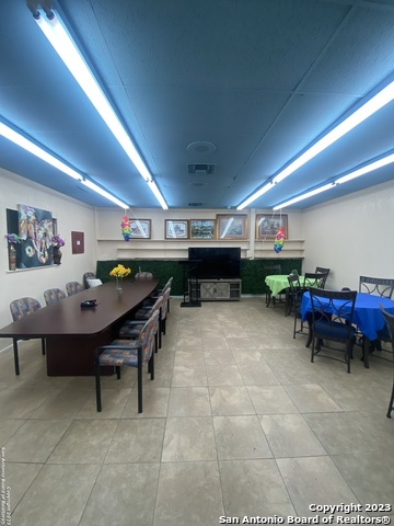 Listing photo id 19 for 126 Lanark Dr