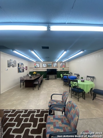 Listing photo id 20 for 126 Lanark Dr