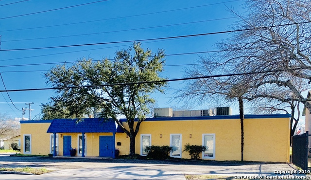 Listing photo id 1 for 126 Lanark Dr