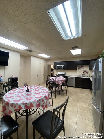 Listing photo id 6 for 126 Lanark Dr