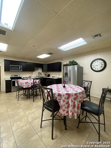 Listing photo id 7 for 126 Lanark Dr