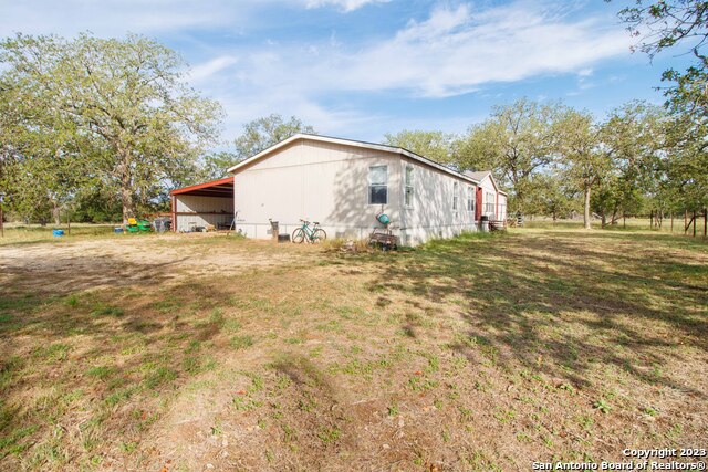 Listing photo id 13 for 455 Hubble Ln