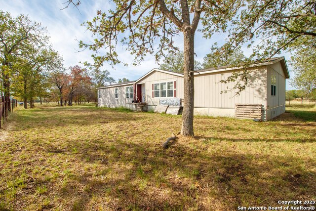 Listing photo id 14 for 455 Hubble Ln