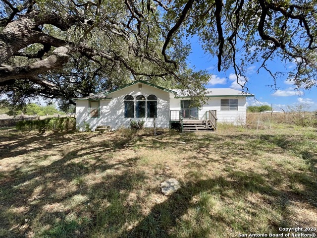 Details for 284 County Road 6612, Devine, TX 78016