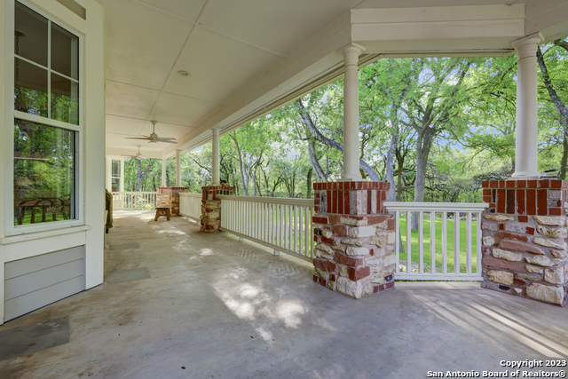 Listing photo id 23 for 600 Indian Creek Ln