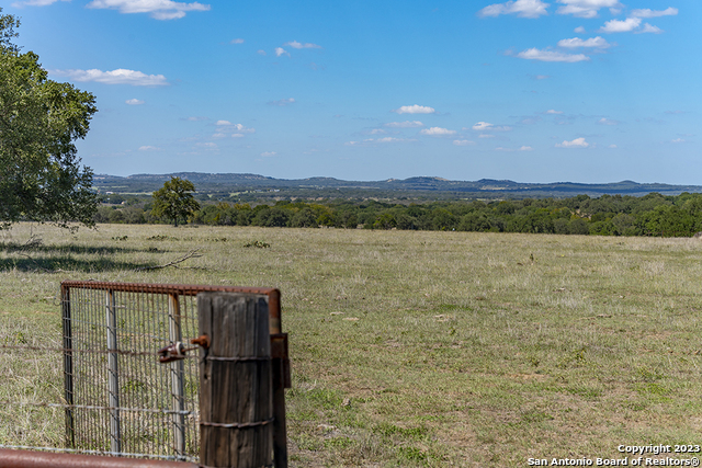 Image 18 of 22 For 855 Lindig Ranch Rd