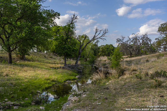 Image 6 of 22 For 855 Lindig Ranch Rd