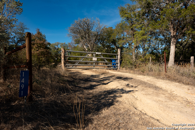 Listing photo id 11 for 1491 Cypress Cove Rd