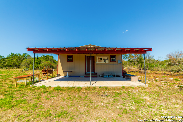 Details for 1 Doe Ln  , Uvalde, TX 78801