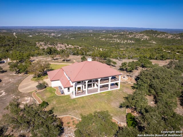 Listing photo id 41 for 143 Spanish Pass Rd