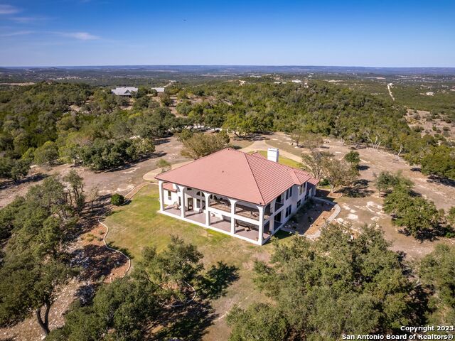 Listing photo id 42 for 143 Spanish Pass Rd