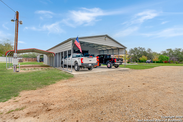 Image 44 of 50 For 13758 Us Highway 181 S