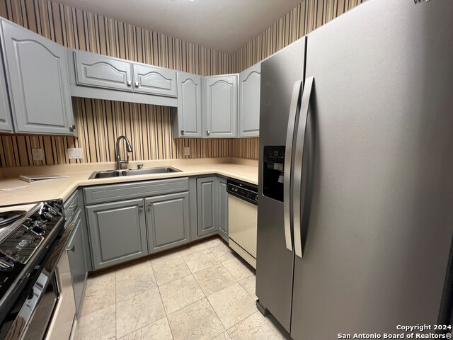 Listing photo id 0 for 1 Towers Park Ln 1004