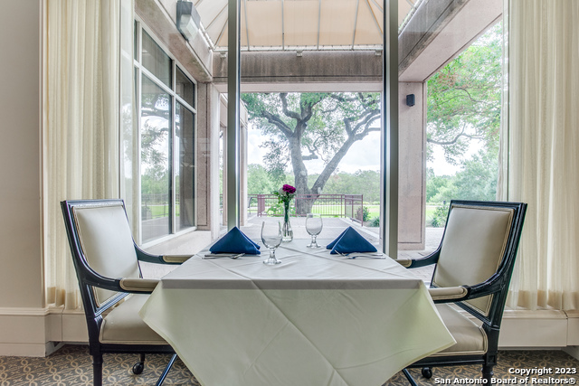 Listing photo id 21 for 1 Towers Park Ln 1004