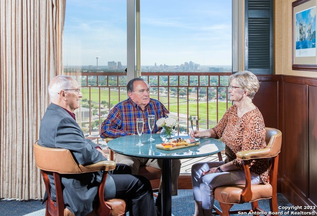 Listing photo id 26 for 1 Towers Park Ln 1004