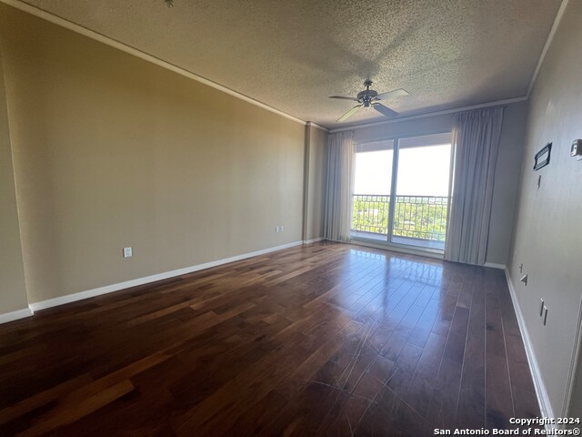 Listing photo id 6 for 1 Towers Park Ln 1004
