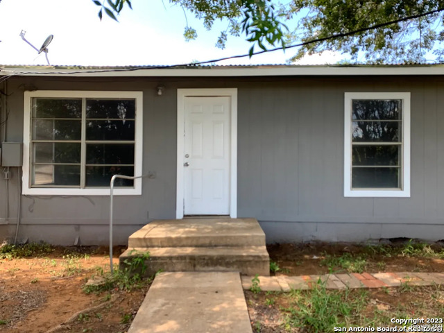 Details for 177 Barnes Ave, Charlotte, TX 78011