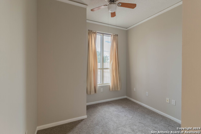 Listing photo id 12 for 1 Towers Park Ln 305