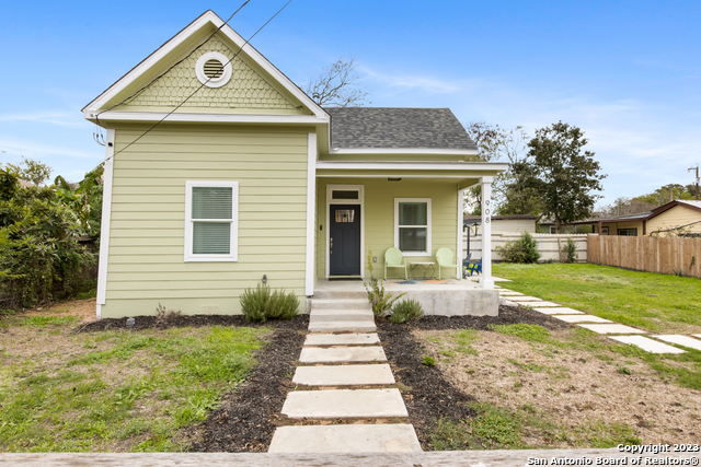 Image 2 of 26 For 908 Dreiss St