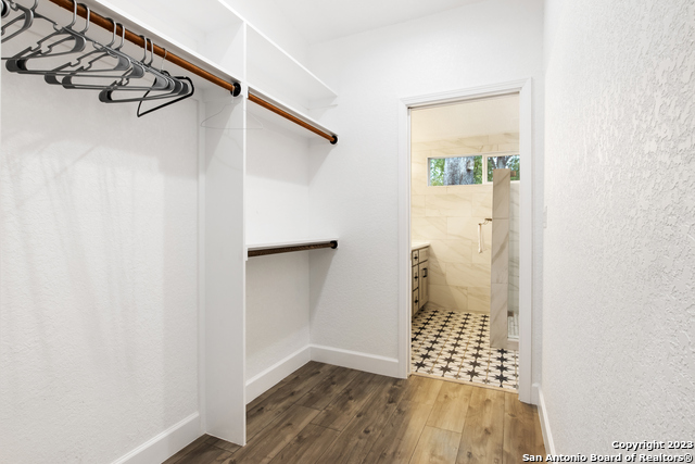 Image 22 of 26 For 908 Dreiss St