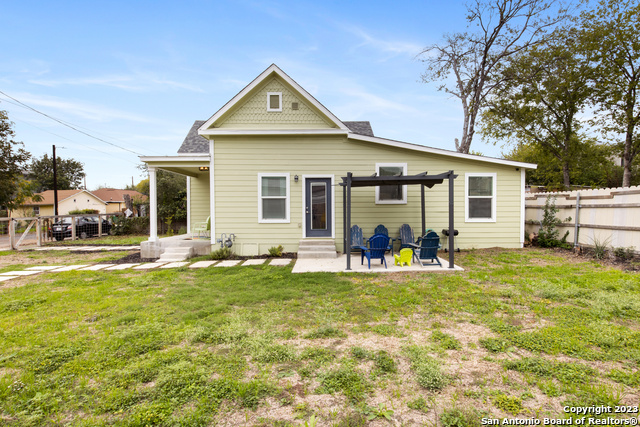 Image 6 of 26 For 908 Dreiss St