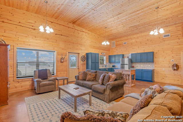 Image 31 of 45 For 12632 Ranch Road 1674 W