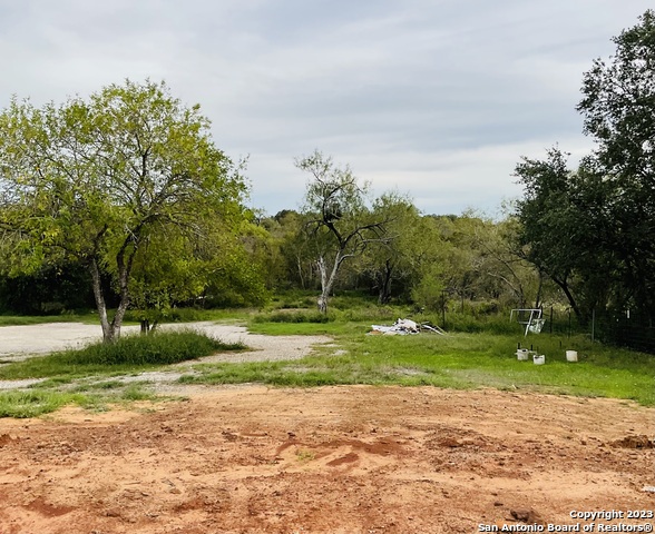 Listing photo id 3 for 2405 10th St