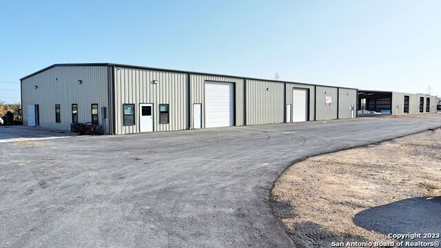 Listing photo id 2 for 5277 Fm 1044 1