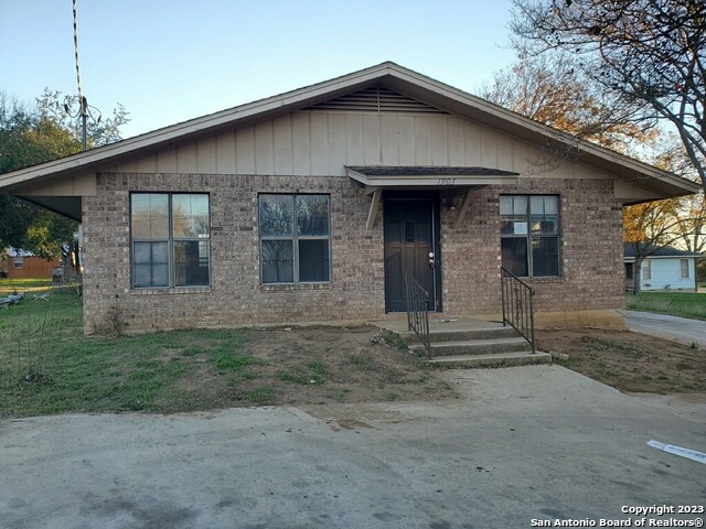 Details for 1903 3rd St  , Floresville, TX 78114