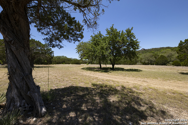 Image 9 of 27 For 18720 Bandera Rd