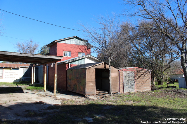 Image 9 of 12 For 606 Center St N