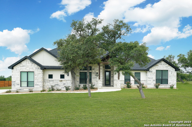 Details for 370 James Way, Castroville, TX 78009