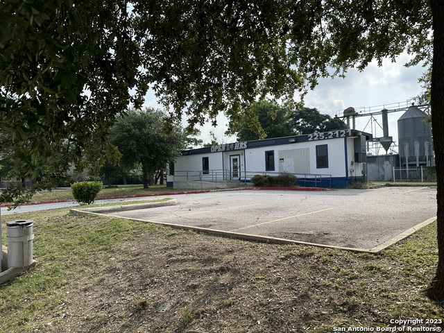 Image 4 of 5 For 626 Frio St S