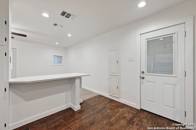 Image 2 of 11 For 616 Melrose St