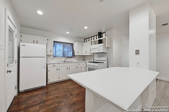 Image 9 of 11 For 616 Melrose St