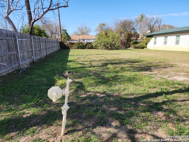 Details for 608 9th St N, Carrizo Springs, TX 78834