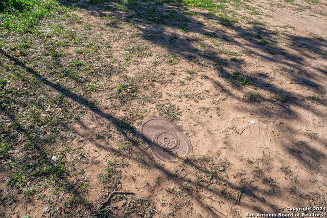 Listing photo id 4 for 7988 5th St E