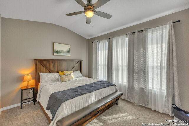 Listing photo id 28 for 220 Fm 473 W