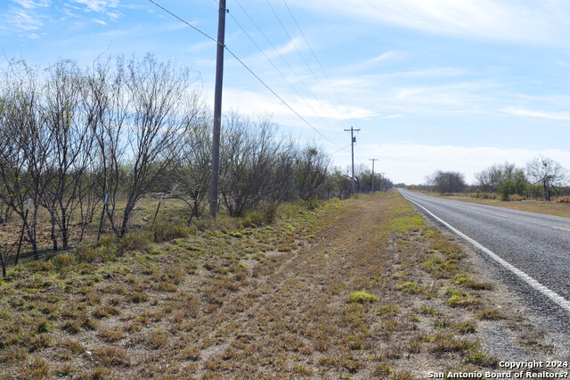 Listing photo id 7 for 9149 Us Highway 83 N