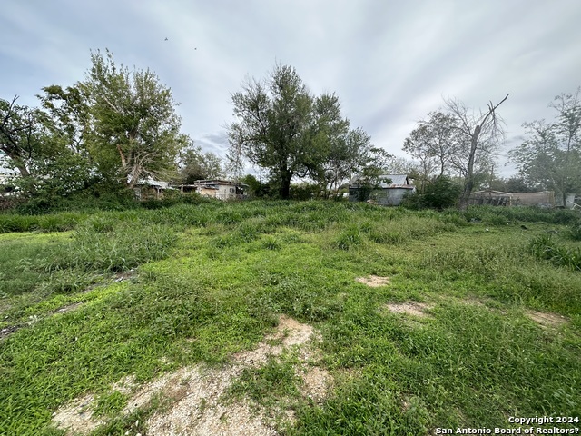 Details for 218 7th St E, Elmendorf, TX 78112