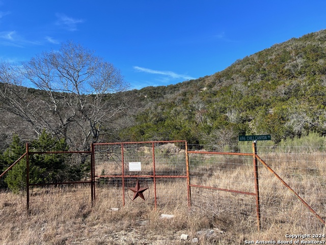 Image 6 of 18 For 696 Chili Canyon Rd