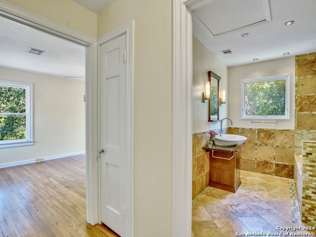 Image 21 of 32 For 785 Burr Rd  