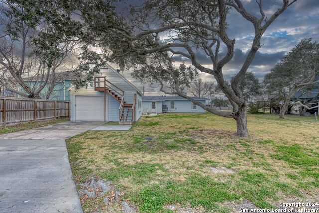 Image 36 of 43 For 4034 Laguna Shores Rd