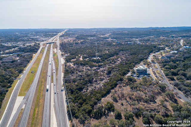 Listing photo id 10 for 33975 Interstate 10 W