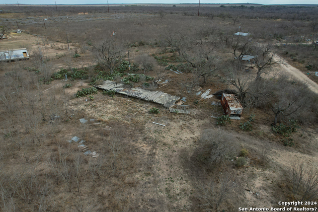 Listing photo id 13 for 6425 Us Highway 90 W